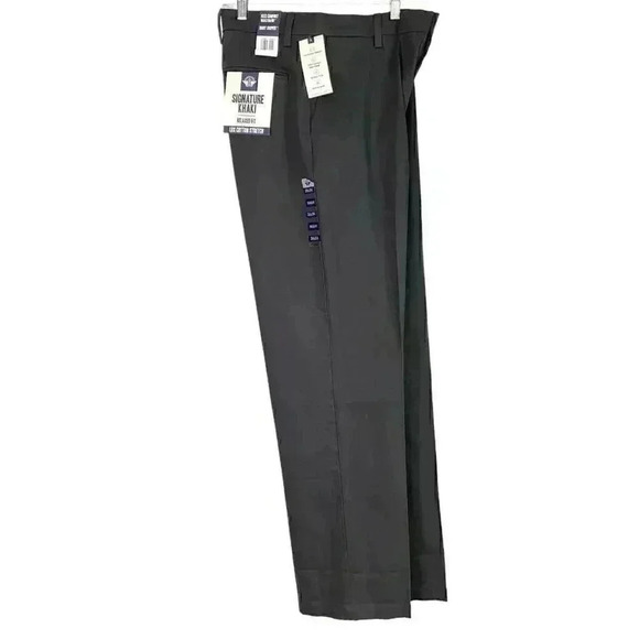 Dockers Pants Men's 34X34 Gray Relaxed Fit Comfort Waistband Khaki Stretch NEW - Picture 1 of 8